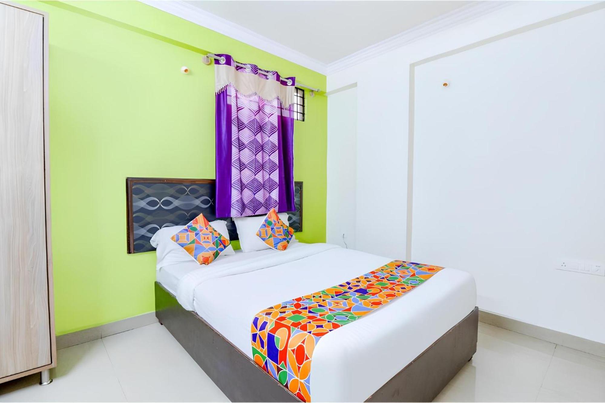 Ivory Pearl Hotel Bangalore Bagian luar foto