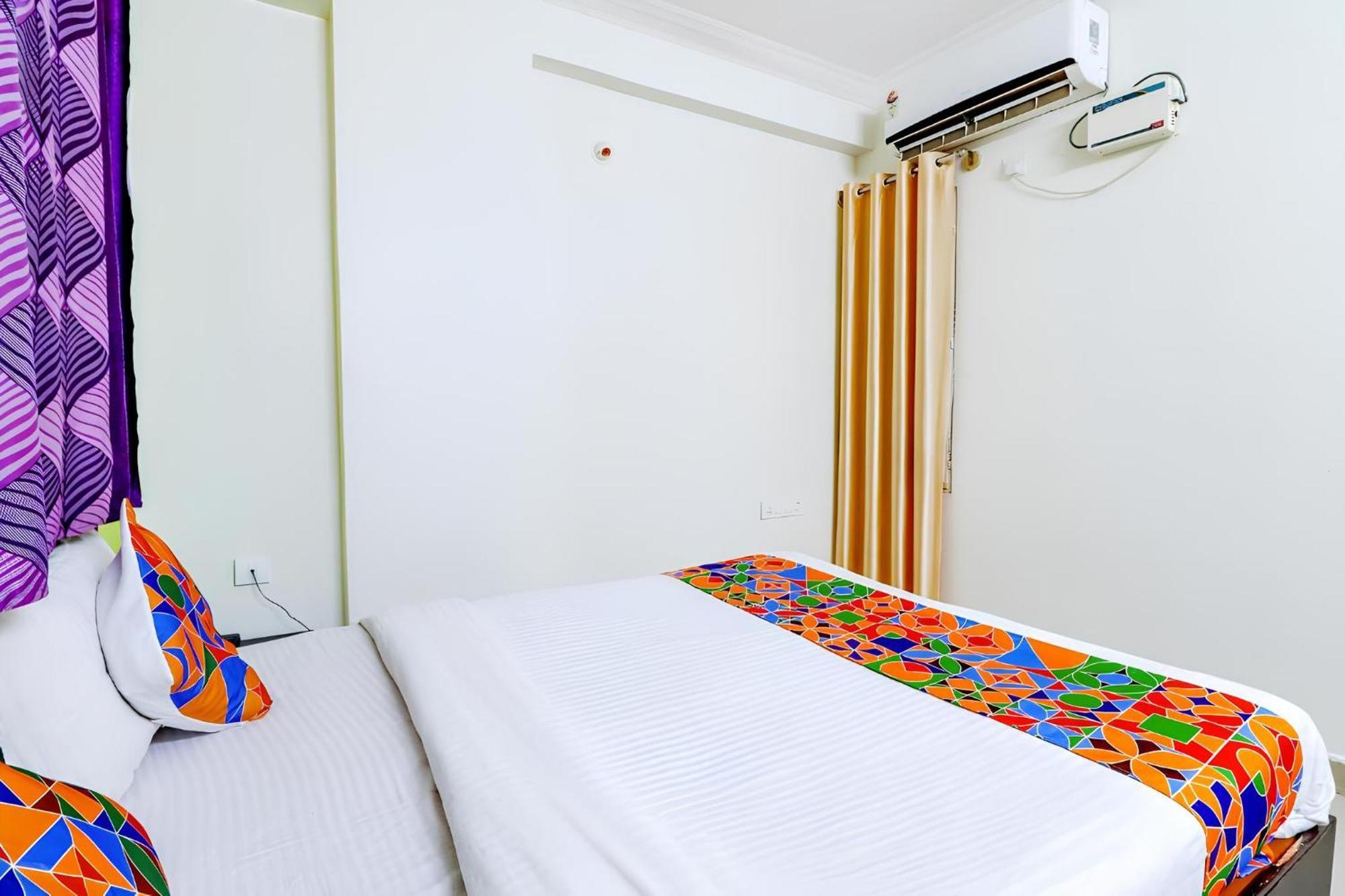 Ivory Pearl Hotel Bangalore Bagian luar foto
